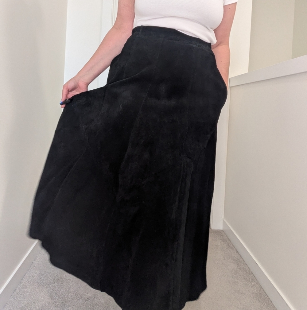Black Suede Maxi Skirt with Pockets Westen Style